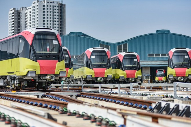Hanoi y Ciudad Ho Chi Minh pronostican movilizar entre el 75% y el 85% de sus presupuestos para su plan de desarrollo de los ferrocarriles urbanos hasta 2045. (Foto: VietnamPlus) tau-nhon-08102021-9523.jpg