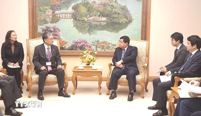 Panorama de la reunión (Foto: VNA) pho-thu-tuong-nguyen-chi-dung-tiep-doan-hiep-hoi-xuc-tien-ngoai-giao-nhan-dan-nhat-ban-1303-2.jpg
