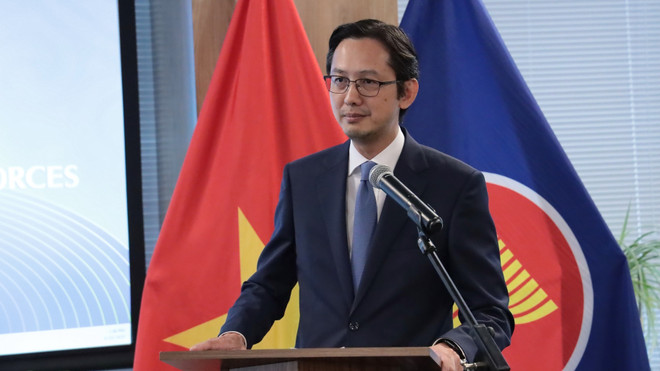 El embajador Do Hung Viet, representante permanente de Vietnam ante la ONU, se dirige a la cita (Foto: VNA) dai-su-do-hung-viet-phat-bieu-tai-le-ky-niem-anh-thanh-tuan-phong-vien-tai-my.jpg