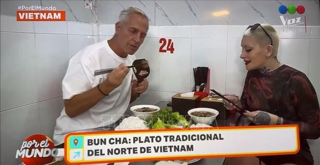 El especial también dedicó espacio a la gastronomía callejera vietnamita (Foto: captura de pantalla) argentina-020925-3.jpg