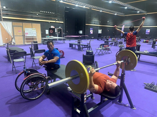 Tras 30 años de existencia, el Comité Paralímpico de Vietnam ha sido testigo de un fuerte crecimiento del movimiento deportivo para personas con discapacidad (Foto: VNA) vna-potal-doan-the-thao-nguoi-khuyet-tat-viet-nam-san-sang-cho-paralympic-paris-2024-7562166.jpg