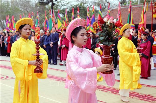 Un rito para rendir homenaje a Au Co, considerada por la mitología vietnamita como la Madre de la Nación (Foto: VNA) phu-tho1-4225.jpg