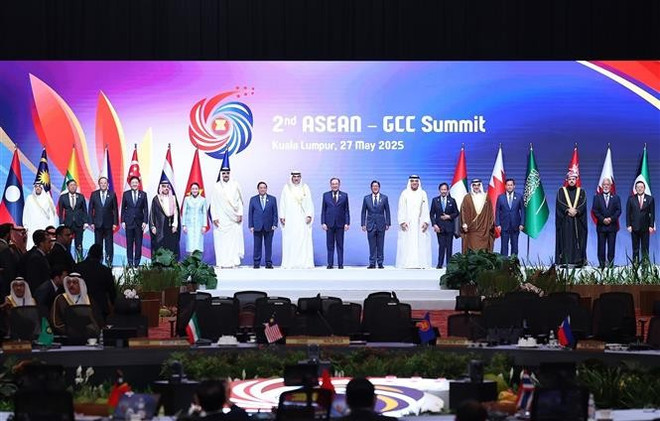 El primer ministro Pham Minh Chinh y los líderes de los Estados miembros de la ASEAN y el GCC (Foto: VNA) vna-potal-thu-tuong-phat-bieu-tai-hoi-nghi-cap-cao-asean-gcc-lan-thu-hai-8056794.jpg