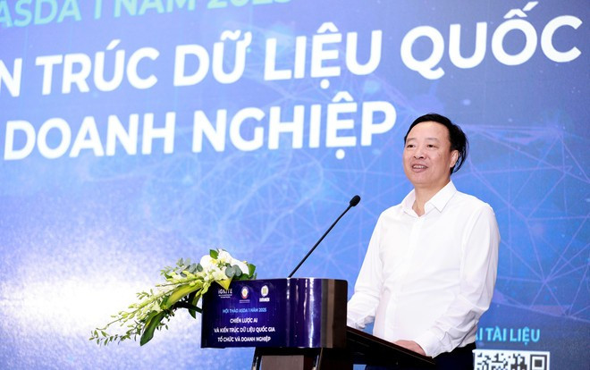 Nguyen Ngoc Cuong, director del Centro Nacional de Datos y vicepresidente de la Asociación Nacional de Datos (Ministerio de Seguridad Pública), habla en el evento. (Foto: VietnamPlus) img-3007.jpg