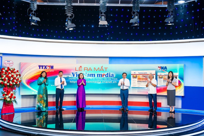 Acto de lanzamiento (Foto. VNA) chuyen-trang-6-1.jpg