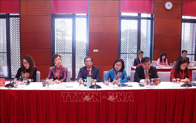 Delegados del Comité del Partido en la Agencia Vietnamita de Noticias participan en la sesión preparatoria para la primera asamblea de la organización del PCV en el Gobierno, mandato 2025-2030 (Foto: VNA) dai-bieu-ttxvn.jpg
