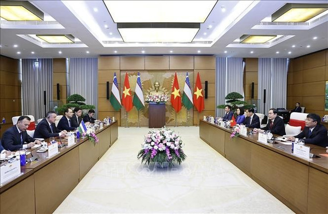 Panorama de la cita (Foto: VNA) vna-potal-chu-tich-quoc-hoi-tran-thanh-man-tiep-chu-tich-ha-vien-uzbekistan-stand-1.jpg