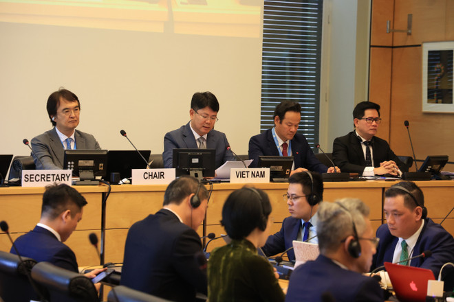 La delegación vietnamita en la sesión (Foto: VNA) vna-potal-phien-hop-danh-gia-bao-cao-quoc-gia-lan-thu-tu-cua-viet-nam-ve-thuc-thi-cong-uoc-iccpr-8136406.jpg