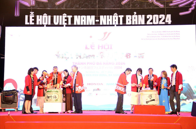 vna-potal-khai-mac-le-hoi-viet-nam-nhat-ban-thanh-pho-da-nang-nam-2024-74659375-15-48-27.jpg