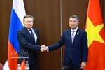 El primer ministro Le Minh Hung recibe a Alexey Likhachev, director general de la Corporación Estatal de Energía Atómica de Rusia (Rosatom). Foto: VNA