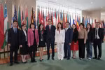 La delegación vietnamita asiste a la votación. Foto: VNA