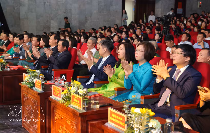 Delegados en la ceremonia de entrega de premios. (Foto: VNA)