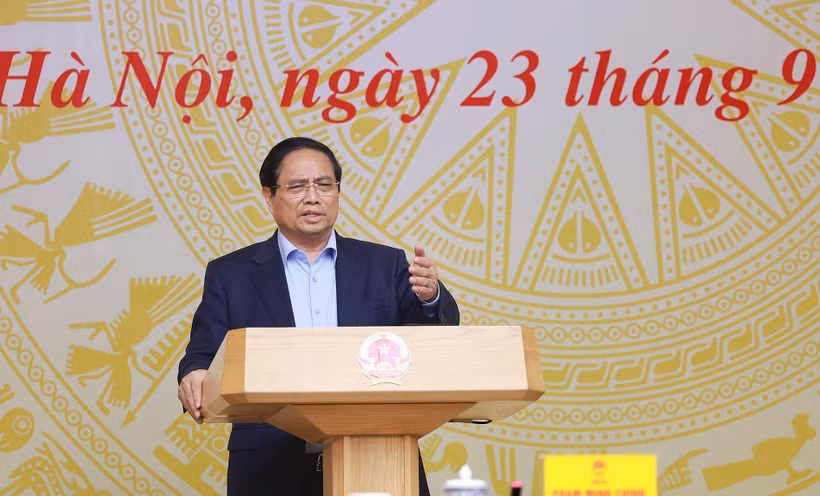 El primer ministro vietnamita, Pham Minh Chinh, preside la 14.ª reunión del Comité Directivo Nacional para la lucha contra la pesca ilegal, no declarada y no reglamentada. (Foto: VNA)