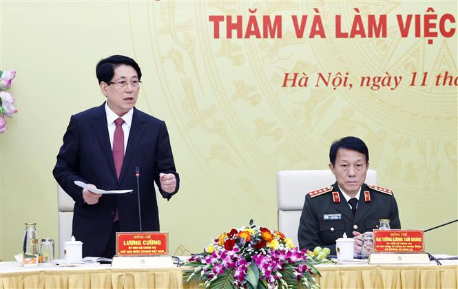 El presidente de Vietnam, Luong Cuong, habla en la reunión. (Fuente: VNA)