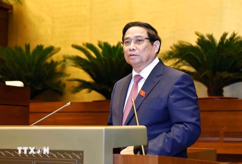 El primer ministro de Vietnam, Pham Minh Chinh, habla en el octavo periodo de sesiones de la Asamblea Nacional de la XV legislatura. (Fuente: VNA)