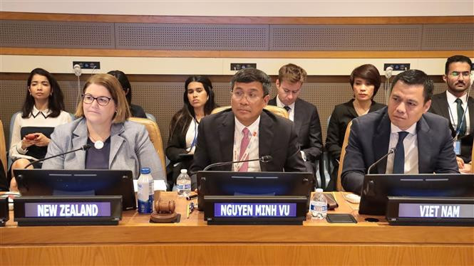 El viceministro de Relaciones Exteriores y jefe de la delegación de Vietnam, Nguyen Minh Vu, preside el seminario. (Fuente: VNA)