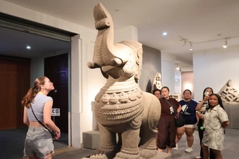 Museo de Escultura Cham de Da Nang atrae turistas extranjeros