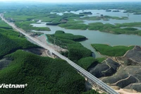 Más de 220 km del proyecto de la autopista Norte-Sur se abrieron al tráfico en ocasión del aniversario de la Revolución de Agosto, el 19 de agosto. (Foto: Vietnam+)