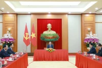 El secretario general del Partido, To Lam, mantiene la conversación telefónica con el presidente ruso, Vladimir Putin, el 24 de enero. (Foto: VNA)