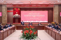 Panorama de la reunión de trabajo entre el secretario general del Partido, To Lam, con el Buró Ejecutivo del Comité partidista de Hanoi. (Foto: VNA)