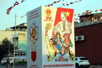 Símbolos electorales instalados en diversas calles del barrio Ha Lam, en la provincia de Quang Ninh, en preparación para las próximas elecciones. (Foto: VNA) 