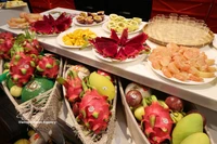 Se presentan frutas vietnamitas frescas a clientes en Alemania. (Foto: VNA)