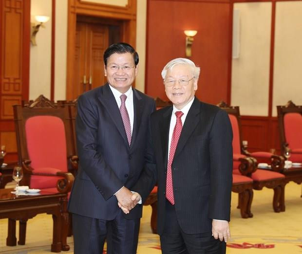 Recibe máximo dirigente de Vietnam al Premier de Laos