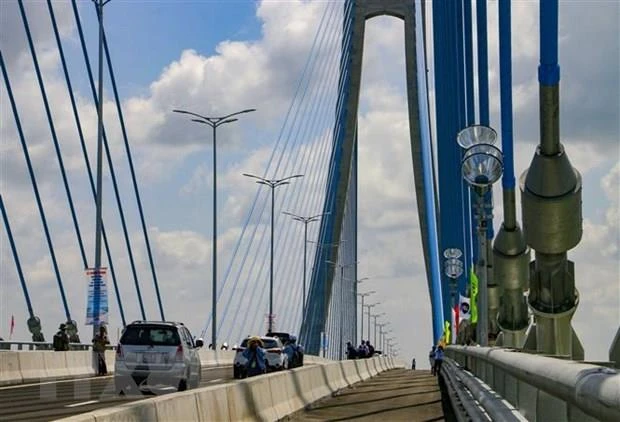Proyecta Vietnam impulsar inversiones públicas en construcción de infraestructuras