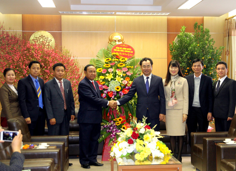 Felicita delegación laosiana a provincia vietnamita en ocasión del Tet