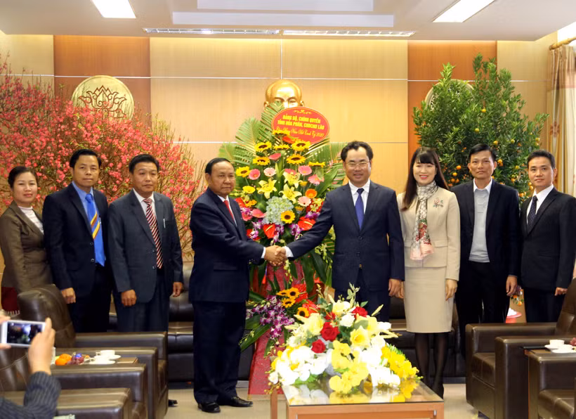 Felicita delegación laosiana a provincia vietnamita en ocasión del Tet