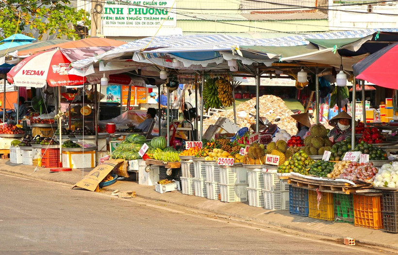Aclaran implementación de medidas de distanciamiento social en Vietnam