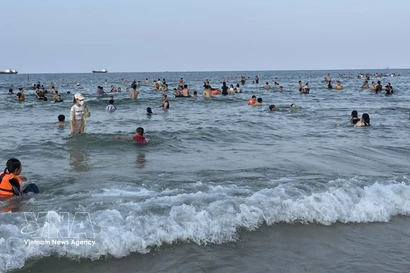 En la playa de Cua Viet. (Fuente: VNA)