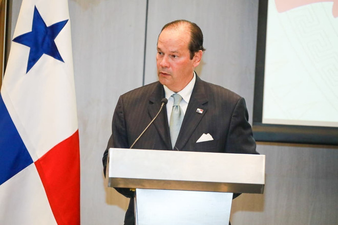 El ministro de Relaciones Exteriores de Panamá, Javier Martínez-Acha Vásquez, habla en el evento. (Fuente: VNA) bo-truong-ngoai-giao-panama-javier-martinez-acha-vasquez-phat-bieu-tai-le-ky-niem-anh-phat.jpg