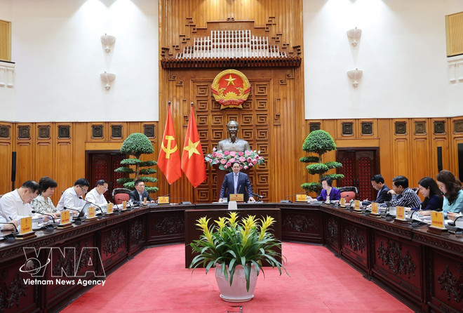 vnanet-thuong-truc-chinh-phu-hop-ban-ve-binh-on-gia-xang-dau-8655095.jpg