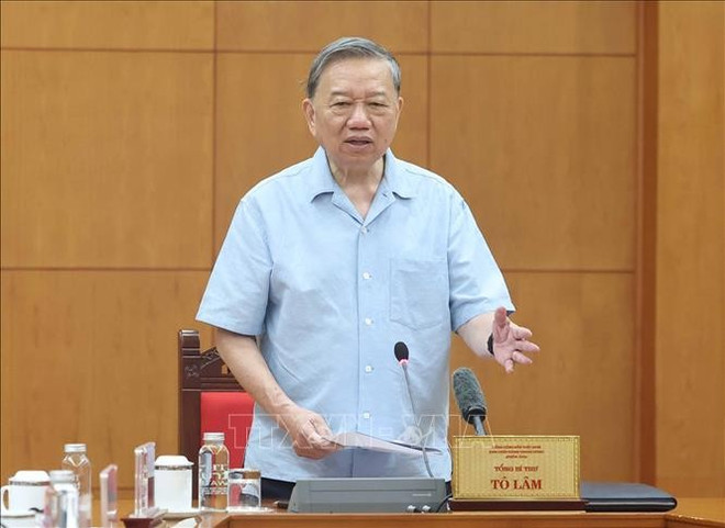 El secretario general del Partido Comunista de Vietnam, To Lam. (Fuente: VNA) vna-potal-tong-bi-thu-chu-tri-hop-thuong-truc-bcd-trung-uong-ve-phong-chong-tham-nhung-lang-phi-tieu-cuc-stand-1.jpg