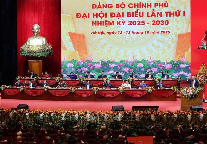La primera Asamblea del Comité del Partido Comunista de Vietnam en el Gobierno para el período 2025-2030. (Fuente: VNA) nguyen-hoa-binh-14102025-02.jpg
