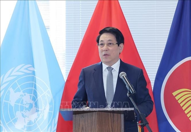 El presidente de Vietnam, Luong Cuong, habla en la reunión. (Fuente: VNA) ctn-phai-doan.jpg