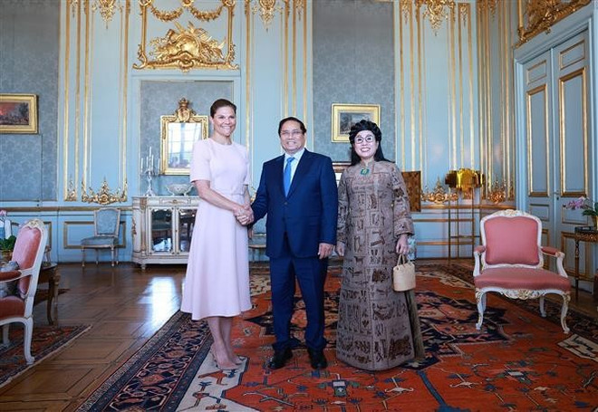 El primer ministro de Vietnam, Pham Minh Chinh, y su esposa realizan una visita de cortesía a la princesa heredera Victoria de Suecia. (Foto: VNA) 2.jpg
