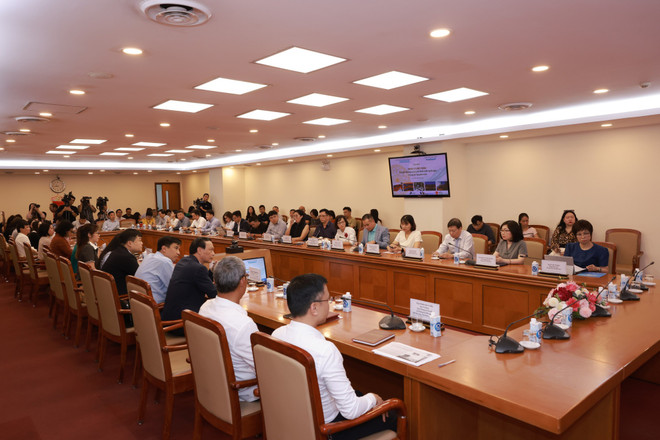 Panorama de la mesa redonda (Foto: VietnamPlus) tvv-0400.jpg