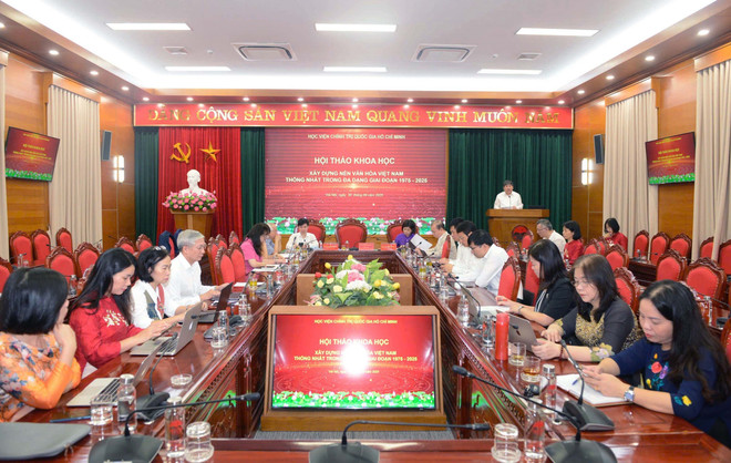 Seminario sobre la construcción de una cultura vietnamita unificada en la diversidad en el periodo 1975-2025”. (Foto: VNA) vnapotalxaydungnenvanhoavietnamthongnhattrongdadanggiaidoan1975-20258306499-17592138619841758227424.jpg