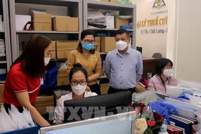 Varias empresas empiezan a usar la facturación electrónica. (Foto: VNA) 092445-quang-ninh-dan-dau-sau-1-tuan-trien-khai-hoa-don-dien-tu.jpg