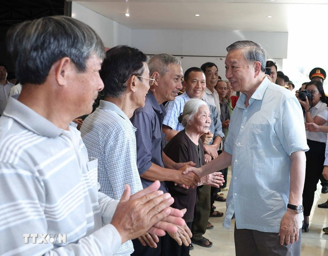El secretario general del Partido Comunista de Vietnam, To Lam, visita a la población de la provincia de Thai Nguyen. (Foto: VNA) to-lam.jpg