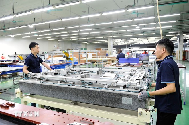 Una empresa con inversión surcoreana en Vietnam. (Fuente: VNA) hoqt-dong.jpg