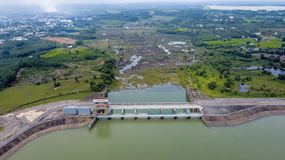 Área del aliviadero del embalse hidroeléctrico Tri An vista desde aguas arriba. (Fuente: VNA)