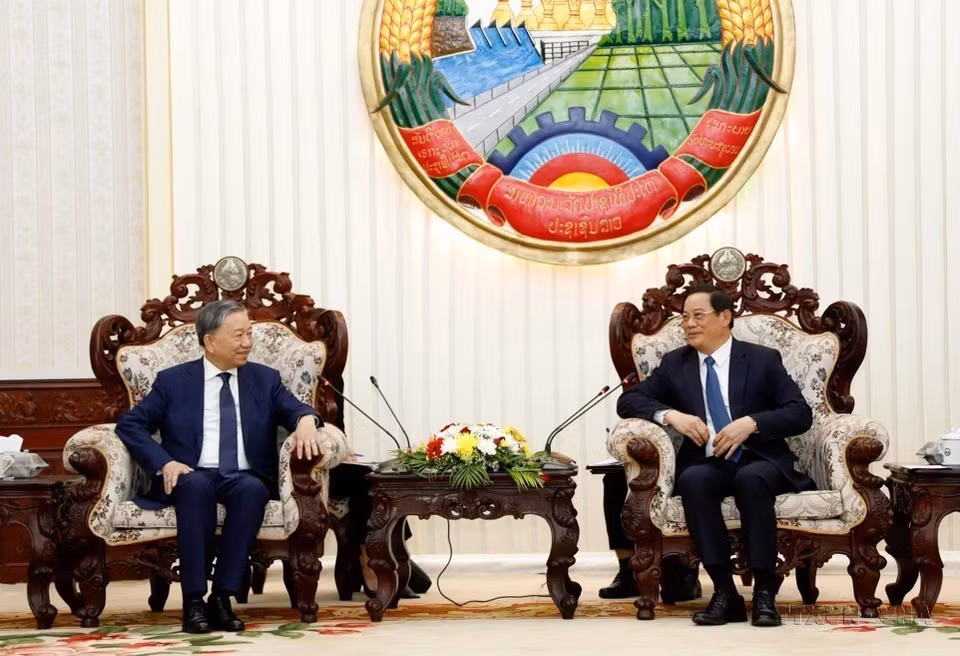 El primer ministro de Laos, Sonexay Siphandone, recibió al general To Lam, ministro de Seguridad Pública en esa fecha y actual presidente, durante su visita oficial a la República Democrática Popular de Laos (29 de septiembre de 2023). (Foto: VNA)