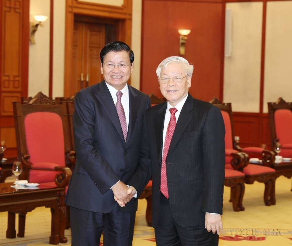 El secretario general del Partido Comunista de Vietnam y en ese entonces presidente, Nguyen Phu Trong, recibió el 1 de octubre de 2019 al primer ministro de Laos, Thongloun Sisoulith, en una visita oficial a Vietnam. (Foto: VNA)