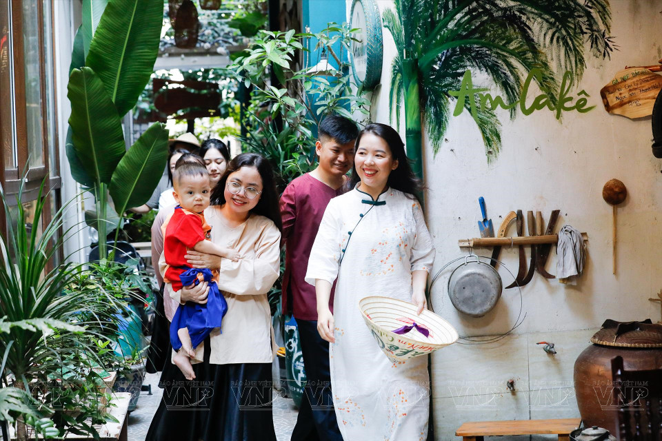Am CaKe está ubicado en un pequeño callejón en la calle Lac Long Quan, invitando a los visitantes a experimentar la cultura del antiguo norte. (Fuente: Revista Vietnam)