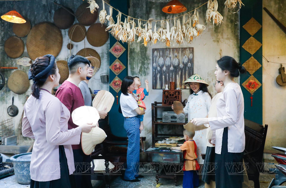 Am CaKe brinda a los visitantes la experiencia de recordar la vida antigua gracias a la decoración con elementos comunes en las casas del Norte en el pasado. (Fuente: Revista Vietnam)