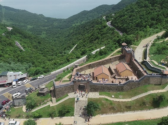 La Puerta de Hai Van vista desde arriba. (Foto: VNA)