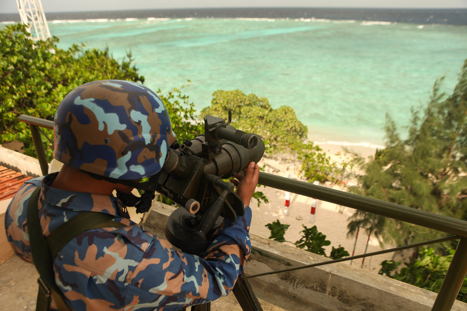 La observación a través de telescopios ayuda a los soldados a monitorear de manera proactiva objetivos distantes. (Foto: Revista Vietnam)